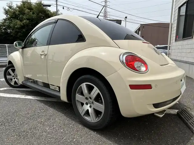 フォルクスワーゲン ニュー ビートル 埼玉県 2008(平20)年 10.6万km ハーベストムーンベージュ 横滑り防止装置 /MTモード付AT車 /シートリフタ― /社外前後ドライブレコーダー /社外ETC /　（CY-ET907KDW）/リモコンキー /スペアキー