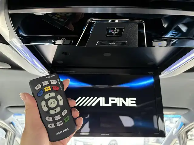 トヨタ アルファード S Aパッケージ タイプブラック 三重県 2017(平29)年 7.5万km ホワイトパールクリスタルシャイン 12.8インチフリップダウンモニター/9インチフローティングナビ(Bluetooth/CD/DVD/SD/地デジTV/USB/HDMI/AM/FM)/20インチアルミホイール(ロクサーニ)/バックカメラ/ドライブレコーダー/ETC/両側パワースライドドア/パワーバックドア/クルーズコントロール/クリアランスソナー/バックソナー/ブラック木目調/革巻きコンビステアリングホイール/クロコ柄合皮/ブラックウルトラスエードコンビシート/アクセサリーコンセント/助手席スーパーロングスライドシート/マニュアルオットマン/2列目リラックスキャプテンシート/折畳式サイドテーブル/LEDヘッドランプ/フロントフォグランプ