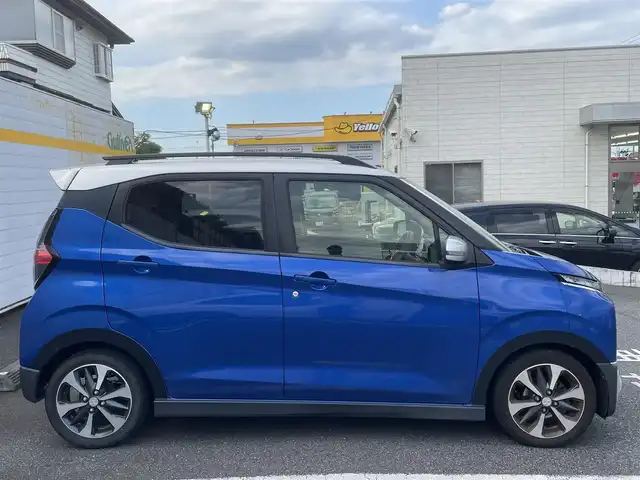 三菱 ｅＫクロス T 埼玉県 2019(平31)年 10.9万km ライトニングブルーマイカ/スターリングシルバーメタリック 社外ナビ/ブルートゥース/前後クリアランスソナー/スマートキー/プッシュスタート/純正アルミ/シートヒーター