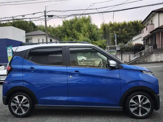 三菱 ｅＫクロス T 熊本県 2019(平31)年 10.9万km ライトニングブルーマイカ/スターリングシルバーメタリック 社外ナビ（MDV-Z702）/【フルセグTV/Bluetooth/CD/DVD】/衝突軽減ブレーキ/コーナーセンサー/車線逸脱警報/オートLEDライト/プッシュスタート/スマートキー/ウィンカーミラー/前席シートヒーター/革巻きステアリング/ステアリングスイッチ/純正１５インチAW/ETC/横滑り防止装置/ABS/社外フロアマット/保証書/取扱説明書/スペアキー