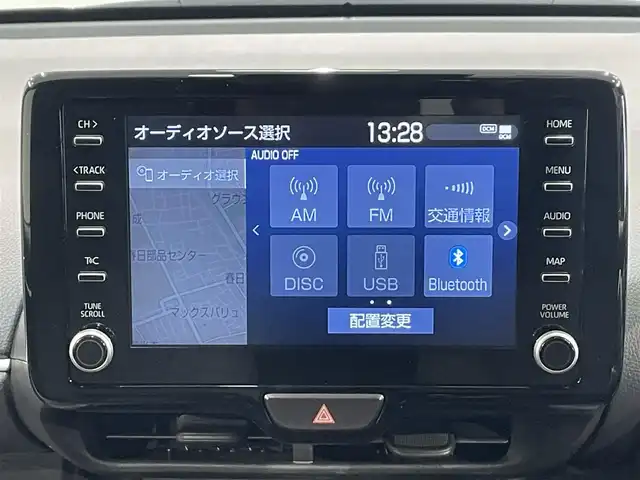 トヨタ ヤリス ハイブリッド Z 愛知県 2023(令5)年 2万km シルバーメタリック 純正８インチナビ　/（AM/FM/Bluetooth/USB/Miracast/スマホ連携/フルセグTV）/トヨタセーフティセンス　/　　-プリクラッシュセーフティ/　　-レーントレーニングアシスト/　　-レーダークルーズコントロール/　　-オートマチックハイビーム/　　-ロードサインアシスト/先行車発進告知/三眼ＬＥＤヘッドライト　/シートヒーター　/ビルトインＥＴＣ２．０　/バックカメラ　/前後ドライブレコーダー　/ブラインドスポットモニター　/ステアリングシーター　/クリアランスソナー/純正フロアマット　/プッシュスタート/　　-スマートキー