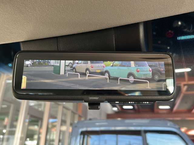 ホンダ ヴェゼル ハイブリッド Z ホンダセンシング 静岡県 2018(平30)年 4万km ミッドナイトブルービームM 純正ナビ/・CD/DVD/・Bluetooth/・フルセグTV/・FM/AM/・SD/ホンダセンシング/●衝突軽減ブレーキ〈CMBS〉/●誤発進抑制機能/●歩行者事故低減ステアリング/●路外逸脱抑制機能/●ACC〈アダプティブ・クルーズ・コントロール〉/●LKAS〈車線維持支援システム〉/●先行車発進お知らせ機能/●標識認識機能/主要装備/・バックカメラ/・運転席＋助手席シートヒーター/・運転席＋助手席パワーシート/・ビルトインＥＴＣ/・サイドカーテンエアバッグ/・クリアランスソナー/・デジタルインナーミラー/・オートライト/・左右独立温度調整オートエアコン