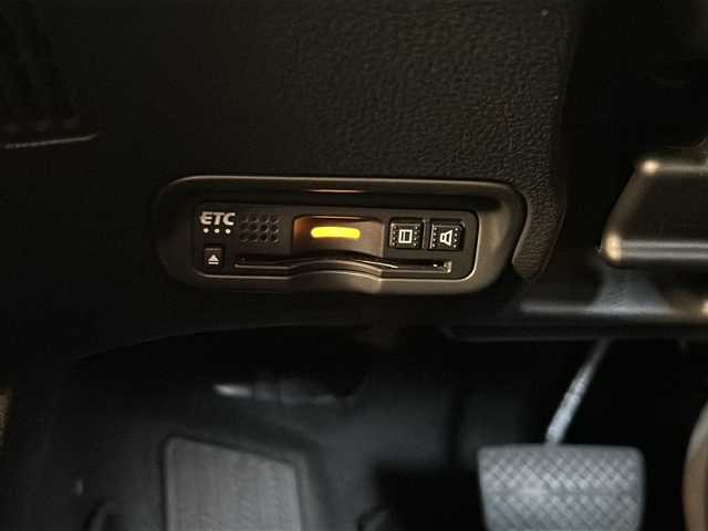 ホンダ ヴェゼル ハイブリッド Z ホンダセンシング 静岡県 2018(平30)年 4万km ミッドナイトブルービームM 純正ナビ/・CD/DVD/・Bluetooth/・フルセグTV/・FM/AM/・SD/ホンダセンシング/●衝突軽減ブレーキ〈CMBS〉/●誤発進抑制機能/●歩行者事故低減ステアリング/●路外逸脱抑制機能/●ACC〈アダプティブ・クルーズ・コントロール〉/●LKAS〈車線維持支援システム〉/●先行車発進お知らせ機能/●標識認識機能/主要装備/・バックカメラ/・運転席＋助手席シートヒーター/・運転席＋助手席パワーシート/・ビルトインＥＴＣ/・サイドカーテンエアバッグ/・クリアランスソナー/・デジタルインナーミラー/・オートライト/・左右独立温度調整オートエアコン