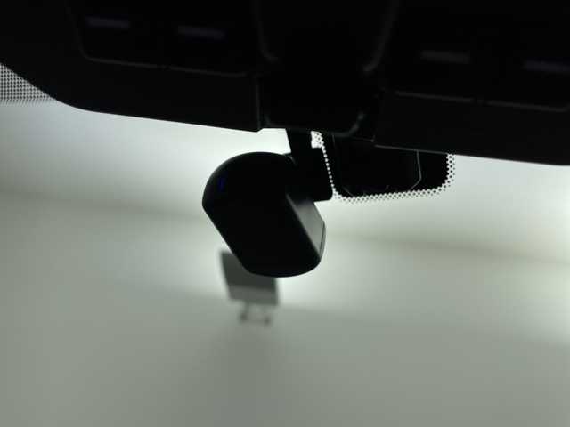 日産 エクストレイル G e－4ORCE 鹿児島県 2022(令4)年 1.4万km ブリリアントホワイトパール/スーパーブラック 2トーン 純正12.3インチディスプレイオーディオ/（AM/FM/フルセグ/Bluetooth/USB）/BOSEサウンド/パノラミックガラスルーフ/ビルトインETC2.0/アラウンドビューモニター/バックカメラ/踏み間違い防止アシスト/ブレーキアシスト/プリクラッシュブレーキアシスト/ヒルスタート（坂道発進）アシスト/前方衝突防止支援システム/後側方衝突防止支援システム/TCS（トラクションコントロールシステム）/VDC（ビークルダイナミクスコントロール）/レーンキープアシスト/車間自動制御システム/ASCD（オートスピードコントロール装置）/ABS（アンチロックブレーキシステム）/インテリジェントパーキングアシスト/サイドブラインドモニター/コーナー・バックセンサー（ソナー）/標識検知機能/運転席・助手席シートヒーター/電動格納ミラー/電子パーキング/ブレーキホールド/ステアリングスイッチ/ステアリングヒーター/オートライト/LEDヘッドライト/フロントフォグ/オートエアコン/プッシュスタート/スマートキー/純正フロアマット