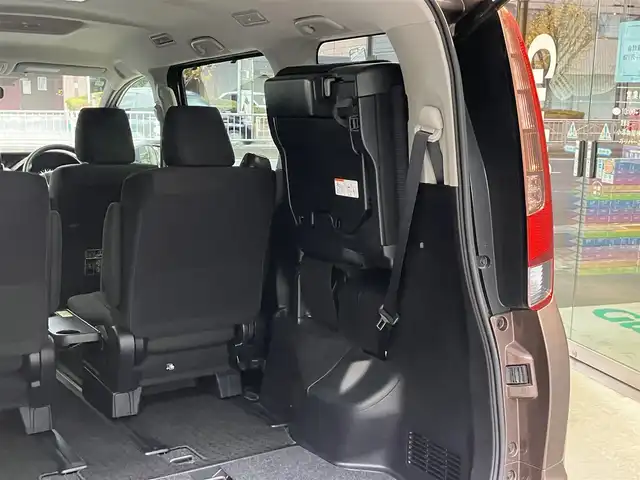 トヨタ ノア X 東京都 2016(平28)年 1.7万km ダークシェリーマイカM ワンオーナー/セーフティセンス/・プリクラッシュセーフティ/・レーンディパチャーアラート/・オートマチックハイビーム/・先行車発進告知機能/純正9インチナビ/バックカメラ/片側パワースライドドア/LEDヘッドライト/ドライブレコーダー前後/ステリングリモコン/ウィンカーミラー/アイドリングストップ/ビルトインETC/スマートキー/ディーラー記録簿/保証書・取扱説明書・スペアキー