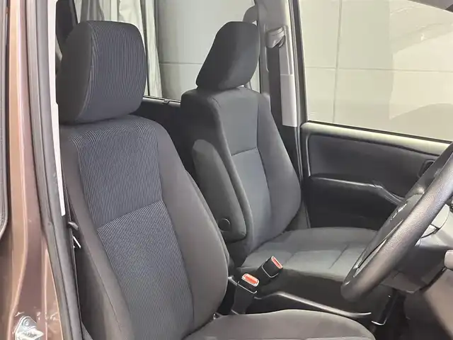 トヨタ ノア X 東京都 2016(平28)年 1.7万km ダークシェリーマイカM ワンオーナー/セーフティセンス/・プリクラッシュセーフティ/・レーンディパチャーアラート/・オートマチックハイビーム/・先行車発進告知機能/純正9インチナビ/バックカメラ/片側パワースライドドア/LEDヘッドライト/ドライブレコーダー前後/ステリングリモコン/ウィンカーミラー/アイドリングストップ/ビルトインETC/スマートキー/ディーラー記録簿/保証書・取扱説明書・スペアキー