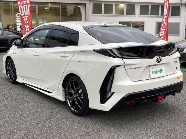 トヨタ プリウスｐｈｖ ｓナビパッケージ ｇｒスポーツ 18年式 平成30年式 ホワイトパールクリスタルシャイン Id 中古車検索のガリバー