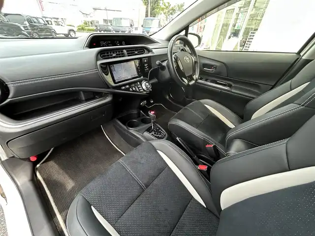 トヨタ アクア G G’s 群馬県 2016(平28)年 7.1万km ライムホワイトパールクリスタルシャイン スマートエントリーパッケージ/純正SDナビ/CD・DVD・SD・USB/Bluetooth・フルセグTV/TVキット/Ｇ＇Ｓホイール/Ｇ＇Ｓエアロ/G’Sフロアマット/クルーズコントロール/レーンキープアシスト/オートライト/オートマチックハイビーム/横滑り防止装置/アイドリングストップ/LEDヘッドライト/LEDフォグ/プッシュスタート/スペアキー