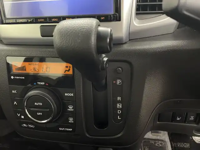 スズキ スペーシア X 鹿児島県 2017(平29)年 6.6万km フェニックスレッドパール 純正8型ナビ/(BT/CD/DVD/SD)/フルセグTV/両側パワースライドドア/D席シートヒーター/純正ドアバイザー/純正フロアマット/電格ミラー/後席サイドサンシェード/ステアリングリモコン/シートリフター/ビルトインＥＴＣ/ヘッドライトレベライザー