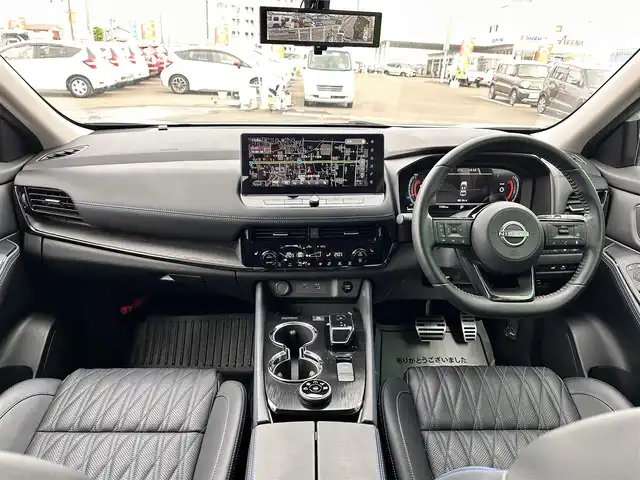 日産 エクストレイル オーテック e-4ORCE アドバンスドPKG 宮城県 2023(令5)年 0.8万km ブリリアントホワイトパール プロパイロット/プロパイロットパーキング/360度セーフティアシスト/・インテリジェントエマージェンシーブレーキ/・踏み間違い衝突防止アシスト/・標識検知機能/・前方衝突予測警報/・ふらつき警報/・車線逸脱防止支援システム/・車線逸脱警報/・後側方衝突防止支援システム/・後側方車両検知警報/・後退時車両検知警報/インテリジェントルームミラー/インテリジェントアラウンドビューモニター/NissannConnectナビ/・12.3インチディスプレイ/・AppleCarPlay/AndroidAuto/・AmazonAlexa/・フルセグTV/・USB接続/・ETC2.0/ドライブレコーダー/ワイヤレス充電器/AC100V/1500W/ハンズフリーパワーバックドア/革シート/パワーシート（運転席メモリー機能付）/シートヒーター/ステアリングヒーター/アダプティブLEDヘッドランプ/シーケンシャルターンランプ/オートライト/電動パーキングブレーキ/ブレーキホールド/電動格納ミラー/シルバールーフレール/純正20インチAW/フロアマット/ドアバイザー