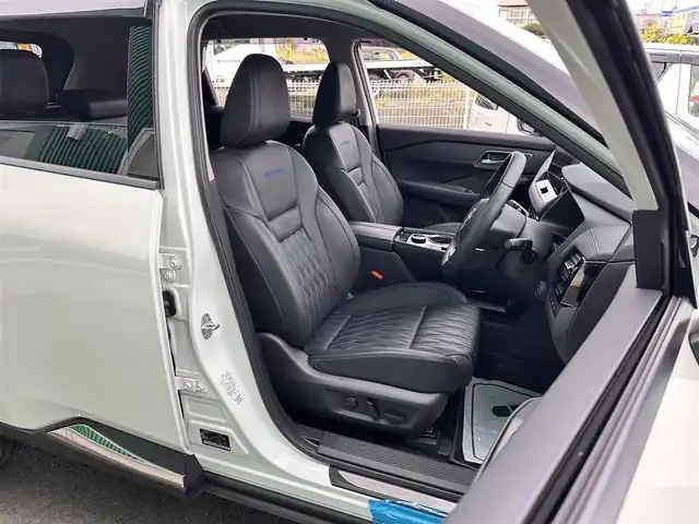 日産 エクストレイル オーテック e-4ORCE アドバンスドPKG 宮城県 2023(令5)年 0.8万km ブリリアントホワイトパール プロパイロット/プロパイロットパーキング/360度セーフティアシスト/・インテリジェントエマージェンシーブレーキ/・踏み間違い衝突防止アシスト/・標識検知機能/・前方衝突予測警報/・ふらつき警報/・車線逸脱防止支援システム/・車線逸脱警報/・後側方衝突防止支援システム/・後側方車両検知警報/・後退時車両検知警報/インテリジェントルームミラー/インテリジェントアラウンドビューモニター/NissannConnectナビ/・12.3インチディスプレイ/・AppleCarPlay/AndroidAuto/・AmazonAlexa/・フルセグTV/・USB接続/・ETC2.0/ドライブレコーダー/ワイヤレス充電器/AC100V/1500W/ハンズフリーパワーバックドア/革シート/パワーシート（運転席メモリー機能付）/シートヒーター/ステアリングヒーター/アダプティブLEDヘッドランプ/シーケンシャルターンランプ/オートライト/電動パーキングブレーキ/ブレーキホールド/電動格納ミラー/シルバールーフレール/純正20インチAW/フロアマット/ドアバイザー
