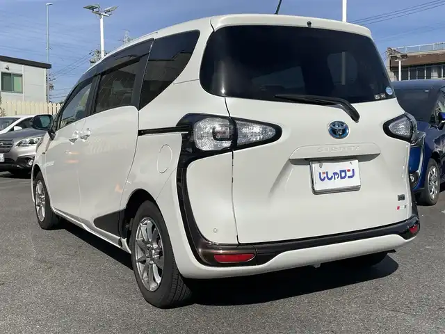 トヨタ シエンタ ハイブリッド G 愛知県 2016(平28)年 14万km ホワイトパールクリスタルシャイン (株)IDOMが運営する【じしゃロン名古屋鳴海店】の自社ローン専用車両になりますこちらは現金またはオートローンご利用時の価格です。自社ローンご希望の方は別途その旨お申付け下さい/純正ナビ/ワンセグTV/CD/DVD/BT/プッシュスタート/オートライト/両側パワースライドドア/ステアリングスイッチ/横滑り防止/純正フロアマット/7人乗り可能
