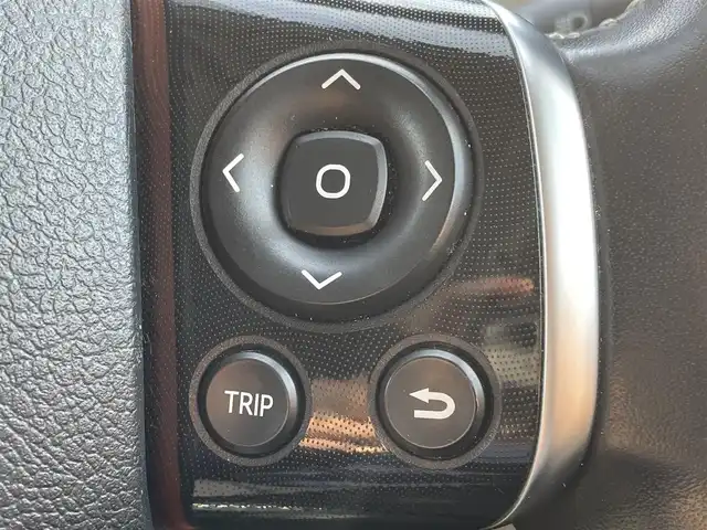 トヨタ シエンタ ハイブリッド G 愛知県 2016(平28)年 14万km ホワイトパールクリスタルシャイン (株)IDOMが運営する【じしゃロン名古屋鳴海店】の自社ローン専用車両になりますこちらは現金またはオートローンご利用時の価格です。自社ローンご希望の方は別途その旨お申付け下さい/純正ナビ/ワンセグTV/CD/DVD/BT/プッシュスタート/オートライト/両側パワースライドドア/ステアリングスイッチ/横滑り防止/純正フロアマット/7人乗り可能