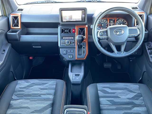 ダイハツ タフト 栃木県 2020(令2)年 2.8万km フォレストカーキメタリック 純正ナビ/品番:NMZK-W70D/Bluetooth/TV/CD/DVD/ipod/バックカメラ/ドライブレコーダー/衝突被害軽減ブレーキ/横滑り防止/盗難防止装置/アイドリングストップ/コーナーセンサー/前席シートヒーター/電動パーキングブレーキ/ブレーキホールド/スカイルーフトップ/ルーフレール/LEDヘッドライト/フォグランプ/オートライト/オートエアコン/プッシュスタート/スマートキー×2/カラーコード G63/フォレストカーキメタリック