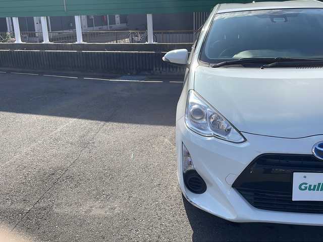 トヨタ アクア S スタイルブラック 茨城県 2016(平28)年 6.5万km ライムホワイトパールクリスタルシャイン 純正SDナビ/Bluetooth搭載/AAC/バックカメラ/オートライト/オートマチックハイビーム/純正フロアマット/アイドリングストップ/スマートキー/ETC/横滑り防止装置/レーンキープアシスト/衝突被害軽減システム