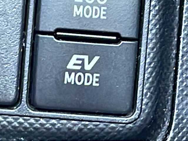 トヨタ アクア S スタイルブラック 茨城県 2016(平28)年 6.5万km ライムホワイトパールクリスタルシャイン 純正SDナビ/Bluetooth搭載/AAC/バックカメラ/オートライト/オートマチックハイビーム/純正フロアマット/アイドリングストップ/スマートキー/ETC/横滑り防止装置/レーンキープアシスト/衝突被害軽減システム