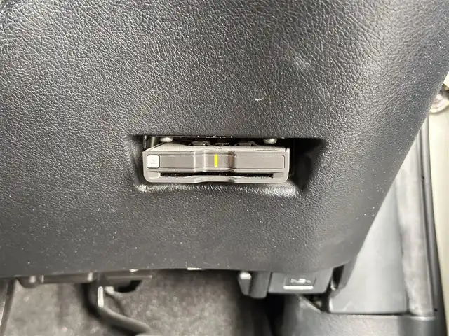 トヨタ シエンタ G クエロ 宮城県 2019(令1)年 6.4万km ホワイトパールクリスタルシャイン シートヒーター/ステアリングヒーター/＝＝＝/セーフティセンス/・プリクラッシュセーフティ/・レーンディパーチャーアラート/・オートマチックハイビーム/先行車発進告知機能/インテリジェントクリアランスソナー/社外8インチナビ（AVIC-CL902）/・CD/DVD/・Bluetooth/・フルセグTV/バックカメラ/ETC/両側パワースライドドア/ハーフレザーシート/革巻きステアリング/LEDヘッドランプ/フォグランプ/オートライト/スマートキー＆プッシュスタート/電動格納ミラー/Wエアバッグ