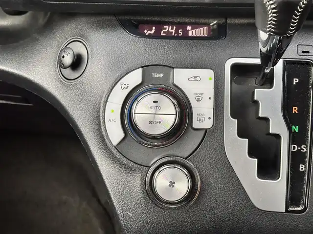 トヨタ シエンタ G クエロ 宮城県 2019(令1)年 6.4万km ホワイトパールクリスタルシャイン シートヒーター/ステアリングヒーター/＝＝＝/セーフティセンス/・プリクラッシュセーフティ/・レーンディパーチャーアラート/・オートマチックハイビーム/先行車発進告知機能/インテリジェントクリアランスソナー/社外8インチナビ（AVIC-CL902）/・CD/DVD/・Bluetooth/・フルセグTV/バックカメラ/ETC/両側パワースライドドア/ハーフレザーシート/革巻きステアリング/LEDヘッドランプ/フォグランプ/オートライト/スマートキー＆プッシュスタート/電動格納ミラー/Wエアバッグ