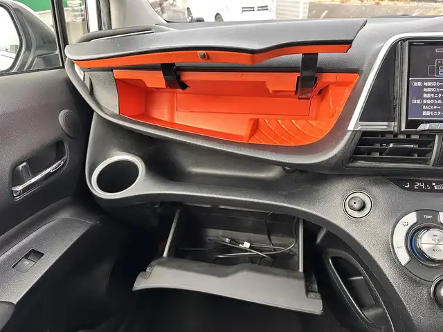 トヨタ シエンタ G クエロ 宮城県 2019(令1)年 6.4万km ホワイトパールクリスタルシャイン シートヒーター/ステアリングヒーター/＝＝＝/セーフティセンス/・プリクラッシュセーフティ/・レーンディパーチャーアラート/・オートマチックハイビーム/先行車発進告知機能/インテリジェントクリアランスソナー/社外8インチナビ（AVIC-CL902）/・CD/DVD/・Bluetooth/・フルセグTV/バックカメラ/ETC/両側パワースライドドア/ハーフレザーシート/革巻きステアリング/LEDヘッドランプ/フォグランプ/オートライト/スマートキー＆プッシュスタート/電動格納ミラー/Wエアバッグ