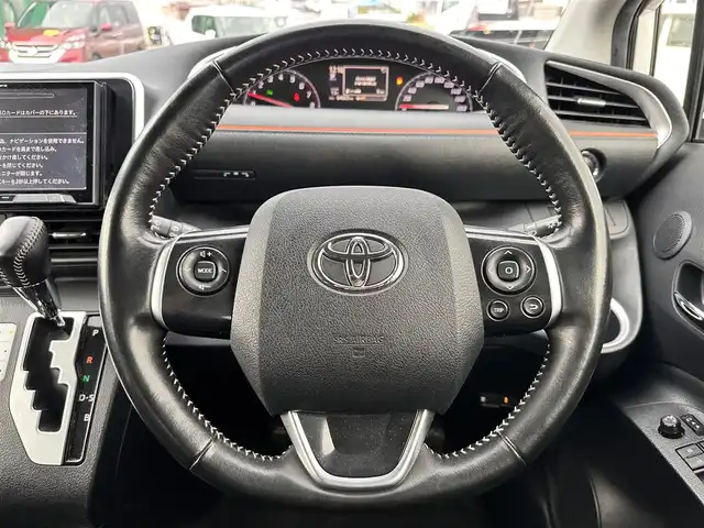 トヨタ シエンタ G クエロ 宮城県 2019(令1)年 6.4万km ホワイトパールクリスタルシャイン シートヒーター/ステアリングヒーター/＝＝＝/セーフティセンス/・プリクラッシュセーフティ/・レーンディパーチャーアラート/・オートマチックハイビーム/先行車発進告知機能/インテリジェントクリアランスソナー/社外8インチナビ（AVIC-CL902）/・CD/DVD/・Bluetooth/・フルセグTV/バックカメラ/ETC/両側パワースライドドア/ハーフレザーシート/革巻きステアリング/LEDヘッドランプ/フォグランプ/オートライト/スマートキー＆プッシュスタート/電動格納ミラー/Wエアバッグ