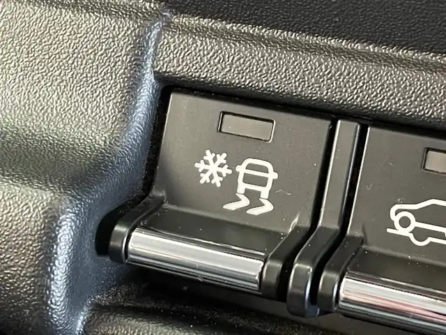 スズキ ハスラー HYBRID X 岩手県 2020(令2)年 1.9万km バーミリオンオレンジ/ガンメタリック2トーン ワンオーナー/４WD/スズキセーフティサポート/デュアルカメラブレーキサポート/車線逸脱警報/誤発進抑制機能/標識認識機能/後退時ブレーキアシスト/ハイビームアシスト/リヤパーキングセンサー/ヒルディセントコントロール/グリップコントロール/スノーモード/横滑り防止装置/アイドリングストップ/KENWOODナビ/（CD/DVD/フルセグ/SD/Bluetooth）/ステアリングスイッチ/バックカメラ/ドライブレコーダー/LEDヘッドライト/LEDフォグランプ/純正15インチアルミホイール