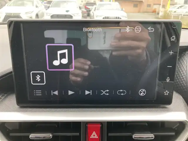 トヨタ ライズ Z 福岡県 2021(令3)年 5.7万km ブラックマイカメタリック/シャイニングホワイトパール クルーズコントロール/レーンキープアシスト/衝突軽減ブレーキ/前後コーナーセンサー/Bluetoothオーディオ/バックカメラ/フルセグTV/AppleCarPlay　AndoroidAuto/運転席・助手席シートヒーター/純正アルミホイール/純正フロアマット/スマートキー/プッシュスタートボタン