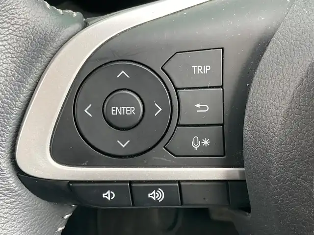 トヨタ ライズ Z 福岡県 2021(令3)年 5.7万km ブラックマイカメタリック/シャイニングホワイトパール クルーズコントロール/レーンキープアシスト/衝突軽減ブレーキ/前後コーナーセンサー/Bluetoothオーディオ/バックカメラ/フルセグTV/AppleCarPlay　AndoroidAuto/運転席・助手席シートヒーター/純正アルミホイール/純正フロアマット/スマートキー/プッシュスタートボタン