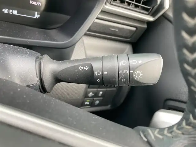 トヨタ ライズ Z 福岡県 2021(令3)年 5.7万km ブラックマイカメタリック/シャイニングホワイトパール クルーズコントロール/レーンキープアシスト/衝突軽減ブレーキ/前後コーナーセンサー/Bluetoothオーディオ/バックカメラ/フルセグTV/AppleCarPlay　AndoroidAuto/運転席・助手席シートヒーター/純正アルミホイール/純正フロアマット/スマートキー/プッシュスタートボタン