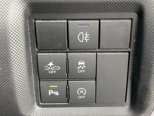 トヨタ ライズ Z 福岡県 2021(令3)年 5.7万km ブラックマイカメタリック/シャイニングホワイトパール クルーズコントロール/レーンキープアシスト/衝突軽減ブレーキ/前後コーナーセンサー/Bluetoothオーディオ/バックカメラ/フルセグTV/AppleCarPlay　AndoroidAuto/運転席・助手席シートヒーター/純正アルミホイール/純正フロアマット/スマートキー/プッシュスタートボタン