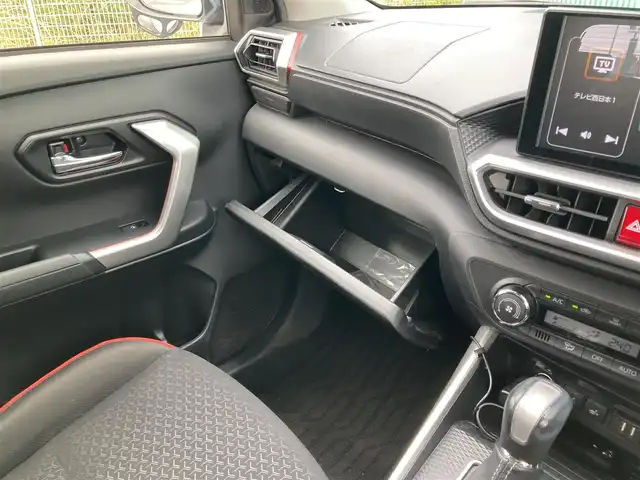 トヨタ ライズ Z 福岡県 2021(令3)年 5.7万km ブラックマイカメタリック/シャイニングホワイトパール クルーズコントロール/レーンキープアシスト/衝突軽減ブレーキ/前後コーナーセンサー/Bluetoothオーディオ/バックカメラ/フルセグTV/AppleCarPlay　AndoroidAuto/運転席・助手席シートヒーター/純正アルミホイール/純正フロアマット/スマートキー/プッシュスタートボタン