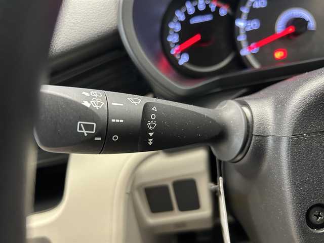 ダイハツ ムーヴ L 鹿児島県 2018(平30)年 2.6万km ホワイト 禁煙車/純正オーディオ（AM・FM/CD/AUX）/純正ドアバイザー/電格ミラー/社外フロアマット/アイドリングストップ/ヘッドライトレベライザー/シートリフター/取扱説明書