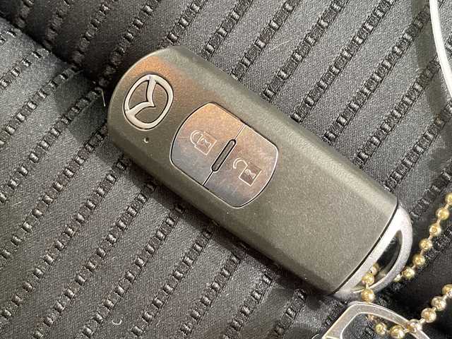 マツダ アテンザ ワゴン 20S プロアクティブ 栃木県 2015(平27)年 8.1万km ソニックシルバーM メモリーナビ/（CD/DVD/フルセグTV/Bluetooth）/バックカメラ/前方ドライブレコーダー/スマートブレーキサポート/マツダレーダークルーズコントロール/スマートシティブレーキサポート/AT誤発進抑制装置/リアパーキングセンサー/ドライバーアテンションアラート/ETC/オートライト/LEDヘッドライト/横滑り防止装置/スマートキー/プッシュスタート/電動格納ミラー/純正アルミホイール