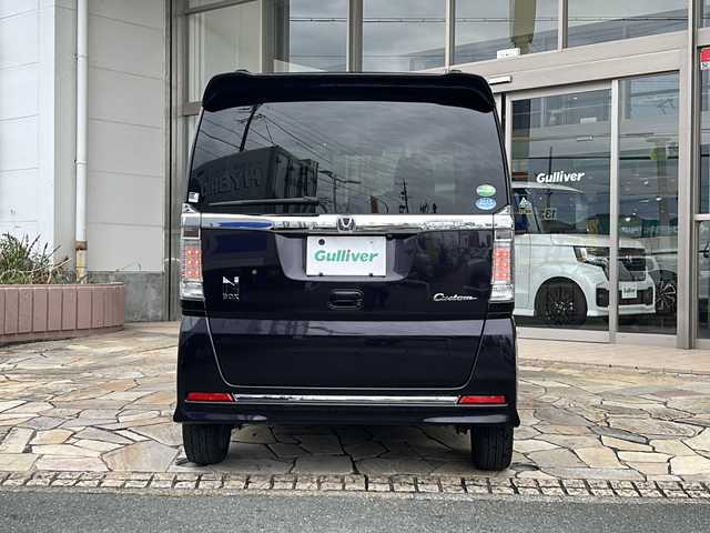 ホンダ Ｎ ＢＯＸ カスタムGターボSSブラッククタイル 静岡県 2016(平28)年 6.4万km プレミアムベルベットパープル・パール 純正ナビ（CD DVD FM AM フルセグTV iPod SD USB VTR AUX Bluetooth）/バックカメラ/クルーズコントロール/両側パワースライドドア/パドルシフト/ヒーテッドドアミラー/シートヒーターD＋N席/チップアップシート/シティブレーキ/ETC/LEDヘッドライト/フォグランプ/W＋サイドエアバッグ/カーテンエアバッグ/純正アルミホイール/純正フロアマット/アイドリングストップ/プッシュスタート/スマートキー/スペアキー×１