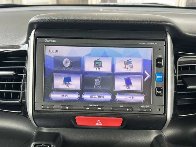 ホンダ Ｎ ＢＯＸ カスタムGターボSSブラッククタイル 静岡県 2016(平28)年 6.4万km プレミアムベルベットパープル・パール 純正ナビ（CD DVD FM AM フルセグTV iPod SD USB VTR AUX Bluetooth）/バックカメラ/クルーズコントロール/両側パワースライドドア/パドルシフト/ヒーテッドドアミラー/シートヒーターD＋N席/チップアップシート/シティブレーキ/ETC/LEDヘッドライト/フォグランプ/W＋サイドエアバッグ/カーテンエアバッグ/純正アルミホイール/純正フロアマット/アイドリングストップ/プッシュスタート/スマートキー/スペアキー×１