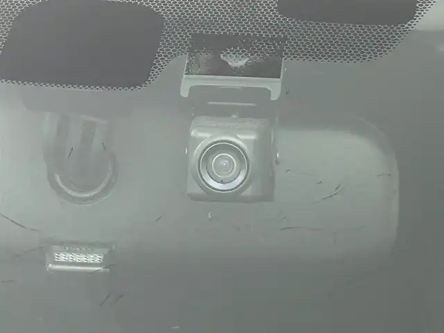 スバル インプレッサ スポーツ 2．0i－S アイサイト 道央・札幌 2018(平30)年 5.5万km アイスシルバーメタリック ・４WD/・寒冷地仕様/・純正SDナビ/・ＣＤ／ＤＶＤ／Bluetooth／フルセグ/・バックカメラ/・純正ドライブレコーダー/・ETC/・アイサイト/・アダプティブクルーズコントロール/・プリクラッシュセーフティ/・レーンキープアシスト/・横滑り防止装置/・電動パーキングブレーキ/・パドルシフト/・USB入力端子/・LEDヘッドライト/・スマートキー/・プッシュスタート/・取扱説明書