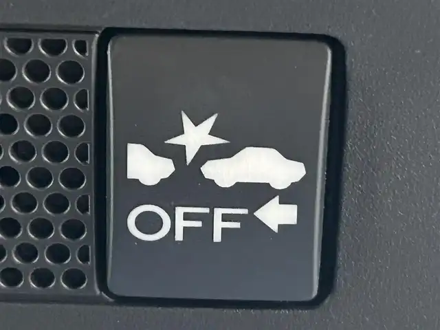 スバル インプレッサ スポーツ 2．0i－S アイサイト 道央・札幌 2018(平30)年 5.5万km アイスシルバーメタリック ・４WD/・寒冷地仕様/・純正SDナビ/・ＣＤ／ＤＶＤ／Bluetooth／フルセグ/・バックカメラ/・純正ドライブレコーダー/・ETC/・アイサイト/・アダプティブクルーズコントロール/・プリクラッシュセーフティ/・レーンキープアシスト/・横滑り防止装置/・電動パーキングブレーキ/・パドルシフト/・USB入力端子/・LEDヘッドライト/・スマートキー/・プッシュスタート/・取扱説明書