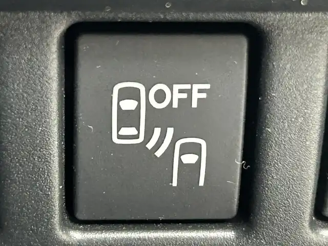 スバル インプレッサ スポーツ 2．0i－S アイサイト 道央・札幌 2018(平30)年 5.5万km アイスシルバーメタリック ・４WD/・寒冷地仕様/・純正SDナビ/・ＣＤ／ＤＶＤ／Bluetooth／フルセグ/・バックカメラ/・純正ドライブレコーダー/・ETC/・アイサイト/・アダプティブクルーズコントロール/・プリクラッシュセーフティ/・レーンキープアシスト/・横滑り防止装置/・電動パーキングブレーキ/・パドルシフト/・USB入力端子/・LEDヘッドライト/・スマートキー/・プッシュスタート/・取扱説明書