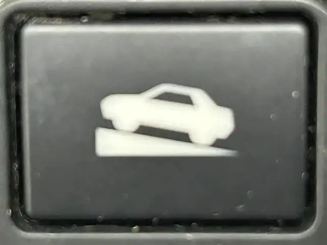 スバル インプレッサ スポーツ 2．0i－S アイサイト 道央・札幌 2018(平30)年 5.5万km アイスシルバーメタリック ・４WD/・寒冷地仕様/・純正SDナビ/・ＣＤ／ＤＶＤ／Bluetooth／フルセグ/・バックカメラ/・純正ドライブレコーダー/・ETC/・アイサイト/・アダプティブクルーズコントロール/・プリクラッシュセーフティ/・レーンキープアシスト/・横滑り防止装置/・電動パーキングブレーキ/・パドルシフト/・USB入力端子/・LEDヘッドライト/・スマートキー/・プッシュスタート/・取扱説明書