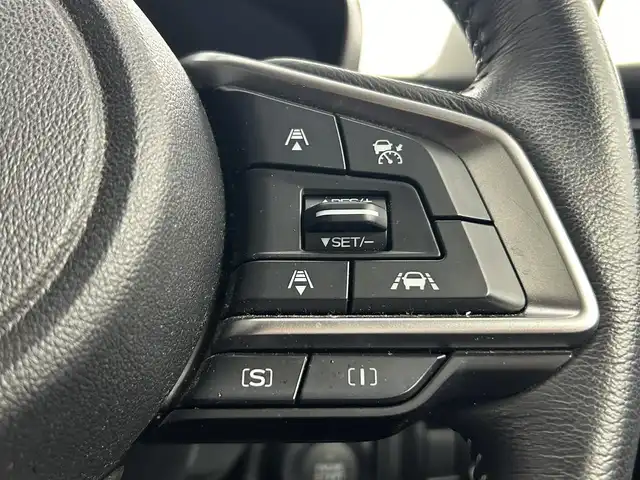 スバル インプレッサ スポーツ 2．0i－S アイサイト 道央・札幌 2018(平30)年 5.5万km アイスシルバーメタリック ・４WD/・寒冷地仕様/・純正SDナビ/・ＣＤ／ＤＶＤ／Bluetooth／フルセグ/・バックカメラ/・純正ドライブレコーダー/・ETC/・アイサイト/・アダプティブクルーズコントロール/・プリクラッシュセーフティ/・レーンキープアシスト/・横滑り防止装置/・電動パーキングブレーキ/・パドルシフト/・USB入力端子/・LEDヘッドライト/・スマートキー/・プッシュスタート/・取扱説明書