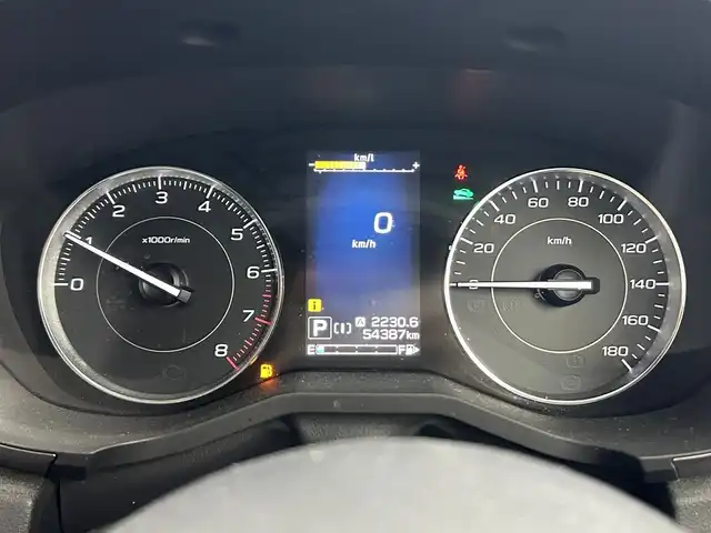 スバル インプレッサ スポーツ 2．0i－S アイサイト 道央・札幌 2018(平30)年 5.5万km アイスシルバーメタリック ・４WD/・寒冷地仕様/・純正SDナビ/・ＣＤ／ＤＶＤ／Bluetooth／フルセグ/・バックカメラ/・純正ドライブレコーダー/・ETC/・アイサイト/・アダプティブクルーズコントロール/・プリクラッシュセーフティ/・レーンキープアシスト/・横滑り防止装置/・電動パーキングブレーキ/・パドルシフト/・USB入力端子/・LEDヘッドライト/・スマートキー/・プッシュスタート/・取扱説明書