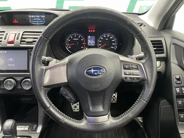 スバル フォレスター 2．0XT アイサイト 鹿児島県 2014(平26)年 9.9万km クリスタルブラックシリカ 禁煙車/純正7インチナビ(CN-R300WD)/　・Bluetooth/　・CD/DVD/　・AM/FM/　・USB/　・iPod/　・フルセグTV/アイサイト/　・クルーズコントロール/　・レーンキープアシスト/　・オートマチックハイビーム/X-MODE/ETC/バックカメラ/前席パワーシート/前席シートヒーター/オートワイパー/電動格納ミラー/純正アルミホイール/純正フロアマット