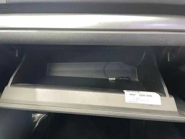 スバル フォレスター 2．0XT アイサイト 鹿児島県 2014(平26)年 9.9万km クリスタルブラックシリカ 禁煙車/純正7インチナビ(CN-R300WD)/　・Bluetooth/　・CD/DVD/　・AM/FM/　・USB/　・iPod/　・フルセグTV/アイサイト/　・クルーズコントロール/　・レーンキープアシスト/　・オートマチックハイビーム/X-MODE/ETC/バックカメラ/前席パワーシート/前席シートヒーター/オートワイパー/電動格納ミラー/純正アルミホイール/純正フロアマット