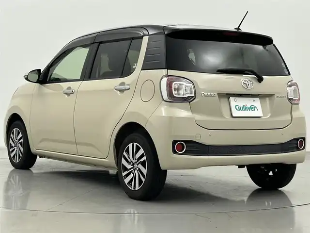トヨタ パッソ モーダ　S 熊本県 2016(平28)年 5.2万km ブラックマイカメタリック/パウダリーベージュメタリック 2トーン 社外ナビ（AVN-Z05iW）/(CD/Bluetooth/SD/フルセグ）/バックカメラ/スマートアシストII/・衝突軽減ブレーキ/・前後踏み間違い防止/・先行車発進お知らせ/・レーンキープアシスト/運転席シートヒーター/アイドリングストップ/ステアリングスイッチ/オートエアコン/純正１４インチアルミホイール/純正フロアマット/オートライト/LEDヘッドライト/フォグライト/スマートキー/プッシュスタート/スペアキー1本/保証書/取扱説明書