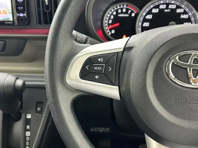 トヨタ パッソ モーダ　S 熊本県 2016(平28)年 5.2万km ブラックマイカメタリック/パウダリーベージュメタリック 2トーン 社外ナビ（AVN-Z05iW）/(CD/Bluetooth/SD/フルセグ）/バックカメラ/スマートアシストII/・衝突軽減ブレーキ/・前後踏み間違い防止/・先行車発進お知らせ/・レーンキープアシスト/運転席シートヒーター/アイドリングストップ/ステアリングスイッチ/オートエアコン/純正１４インチアルミホイール/純正フロアマット/オートライト/LEDヘッドライト/フォグライト/スマートキー/プッシュスタート/スペアキー1本/保証書/取扱説明書
