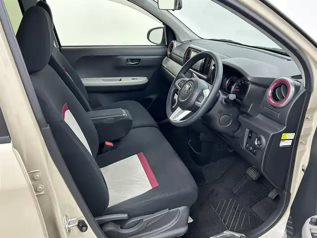 トヨタ パッソ モーダ　S 熊本県 2016(平28)年 5.2万km ブラックマイカメタリック/パウダリーベージュメタリック 2トーン 社外ナビ（AVN-Z05iW）/(CD/Bluetooth/SD/フルセグ）/バックカメラ/スマートアシストII/・衝突軽減ブレーキ/・前後踏み間違い防止/・先行車発進お知らせ/・レーンキープアシスト/運転席シートヒーター/アイドリングストップ/ステアリングスイッチ/オートエアコン/純正１４インチアルミホイール/純正フロアマット/オートライト/LEDヘッドライト/フォグライト/スマートキー/プッシュスタート/スペアキー1本/保証書/取扱説明書