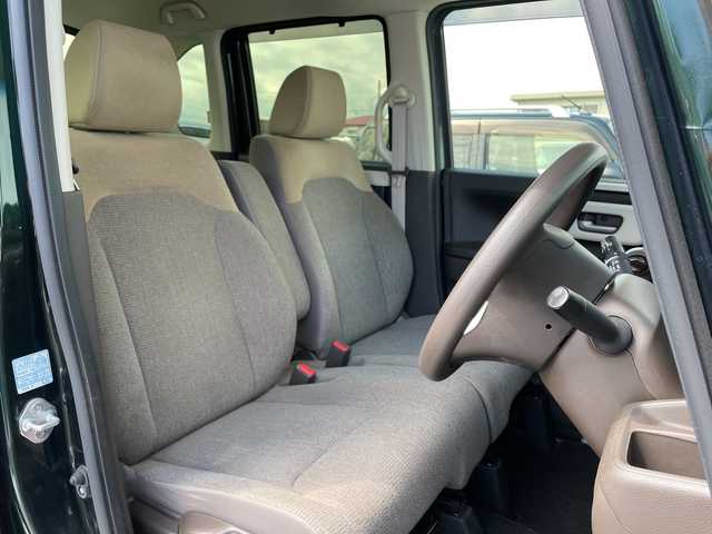 ホンダ Ｎ ＢＯＸ L 神奈川県 2022(令4)年 1.8万km ブリティッシュグリーンP 純正ＳＤナビ（UXM-225CI）/Bluetooth/CD/DVD/iPod/USB/パワースライドドア/追従走行付きクルーズコントロール/バックカメラ/コーナーセンサー/シートヒーター/ビルトインＥＴＣ/ＬＥＤヘッドライト/オートライト/スマートキー/プッシュスタート/純正フロアマット/ABS/横滑り防止装置/レーンキープアシスト/衝突被害軽減システム