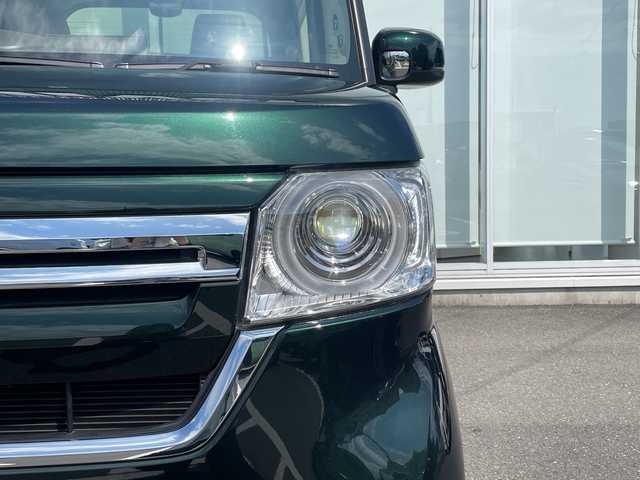 ホンダ Ｎ ＢＯＸ L 神奈川県 2022(令4)年 1.8万km ブリティッシュグリーンP 純正ＳＤナビ（UXM-225CI）/Bluetooth/CD/DVD/iPod/USB/パワースライドドア/追従走行付きクルーズコントロール/バックカメラ/コーナーセンサー/シートヒーター/ビルトインＥＴＣ/ＬＥＤヘッドライト/オートライト/スマートキー/プッシュスタート/純正フロアマット/ABS/横滑り防止装置/レーンキープアシスト/衝突被害軽減システム