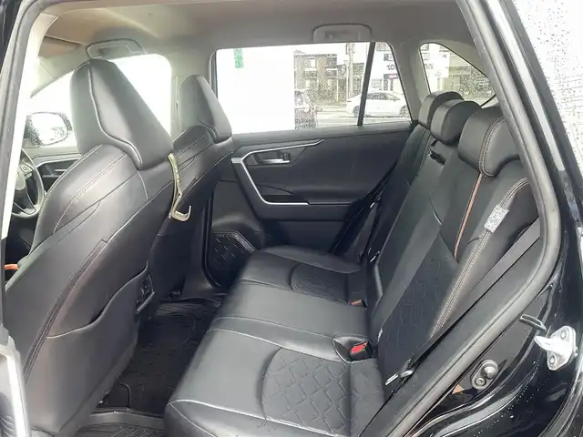 トヨタ ＲＡＶ４ アドベンチャー 三重県 2019(令1)年 8.3万km アティチュードブラックマイカ ALPINEナビ/バックカメラ/ダイナミックトルクベクタリング4WD/セーフティセンス/3灯式LEDヘッドランプ/フロントフォグランプ/ボディ同色電動オート格納ドアミラー/235/55R19タイヤ/　＊19インチアルミホイール/自動防眩インナーミラー/オプティトロンメーター/左右独立温度調整オートエアコン/オレンジステッチ入りブラックレザーシート/パワーシート（運転席）/スマートエントリー/プッシュスタート