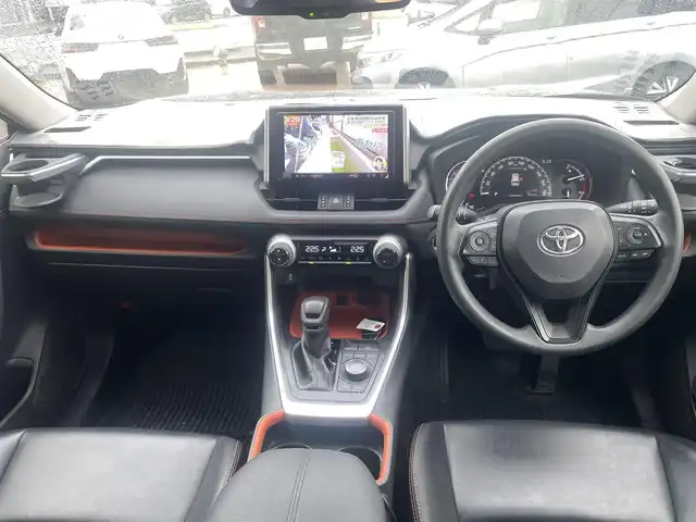 トヨタ ＲＡＶ４ アドベンチャー 三重県 2019(令1)年 8.3万km アティチュードブラックマイカ ALPINEナビ/バックカメラ/ダイナミックトルクベクタリング4WD/セーフティセンス/3灯式LEDヘッドランプ/フロントフォグランプ/ボディ同色電動オート格納ドアミラー/235/55R19タイヤ/　＊19インチアルミホイール/自動防眩インナーミラー/オプティトロンメーター/左右独立温度調整オートエアコン/オレンジステッチ入りブラックレザーシート/パワーシート（運転席）/スマートエントリー/プッシュスタート