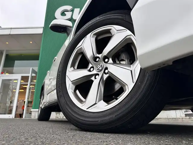 トヨタ ＲＡＶ４ ハイブリッドG 宮城県 2021(令3)年 4.3万km ホワイトパールクリスタルシャイン パノラマムーンルーフ/デジタルインナーミラー/＝＝＝/モデリスタエアロ（F/S/R）/セーフティセンス/・プリクラッシュセーフティ/・レーントレーシングアシスト/・レーダークルーズコントロール/・オートマチックハイビーム/・ロードサインアシスト/先行車発進告知/インテリジェントクリアランスソナー/リアクロストラフィックオートブレーキ/ブラインドスポットモニター/9インチディスプレイオーディオ/・ナビ機能付/・Bluetooth/・フルセグTV/・AppleCarPlay/AndroidAuto/パノラミックビューモニター/ビルトインETC2.0/ドライブレコーダー/AC100V/1500W/ハンズフリーパワーバックドア/合皮シート/運転席メモリー機能付パワーシート/前席シートヒーター/革巻きステアリング/ステアリングヒーター/電動パーキングブレーキ/ブレーキホールド/LEDヘッドランプ/フォグランプ/オートライト/スマートキー＆プッシュスタート/電動格納ミラー/純正18インチAW/純正フロアマット/純正ドアバイザー